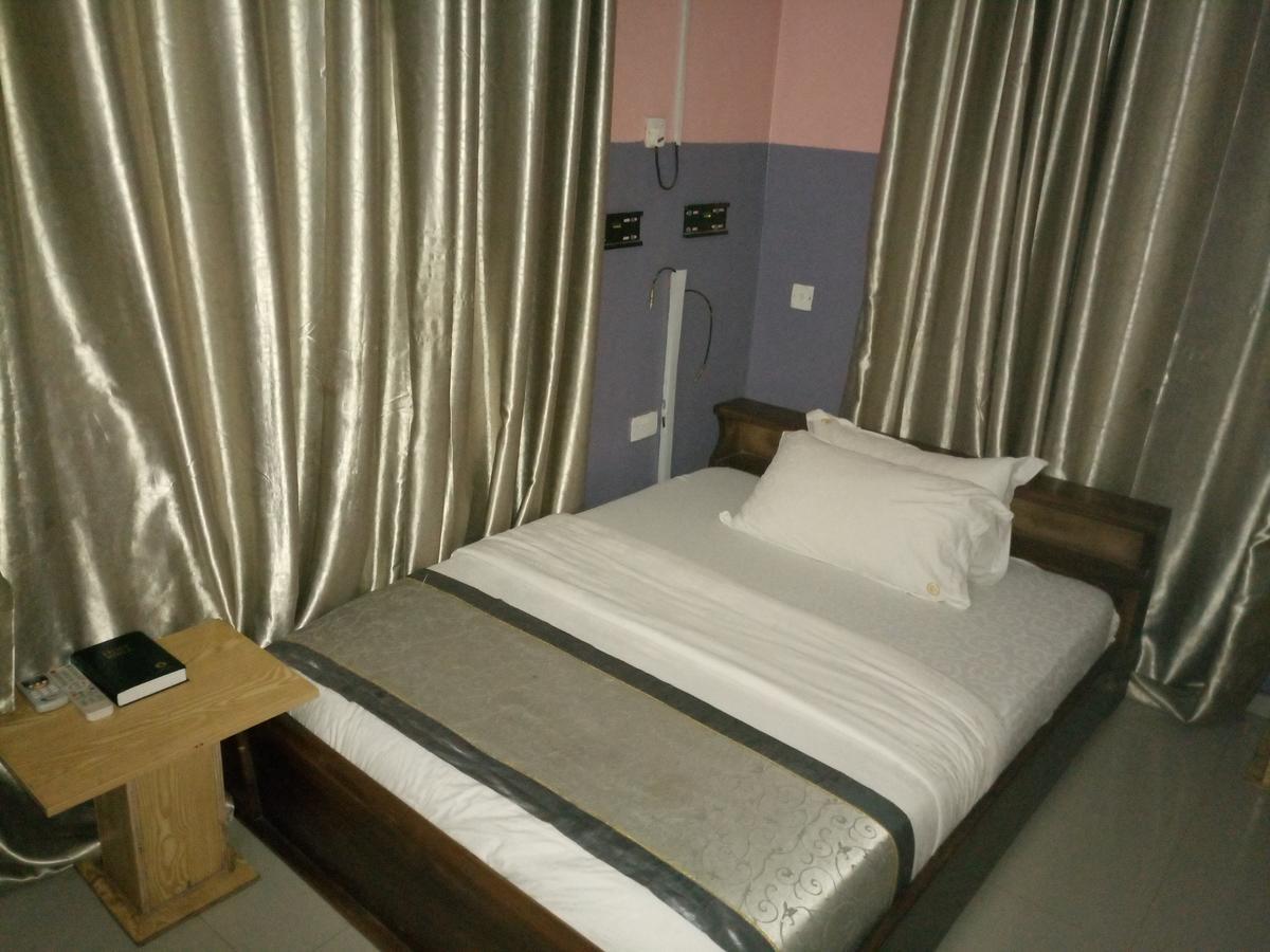 Glorious Hotel & Suites Ikotun Eksteriør bilde